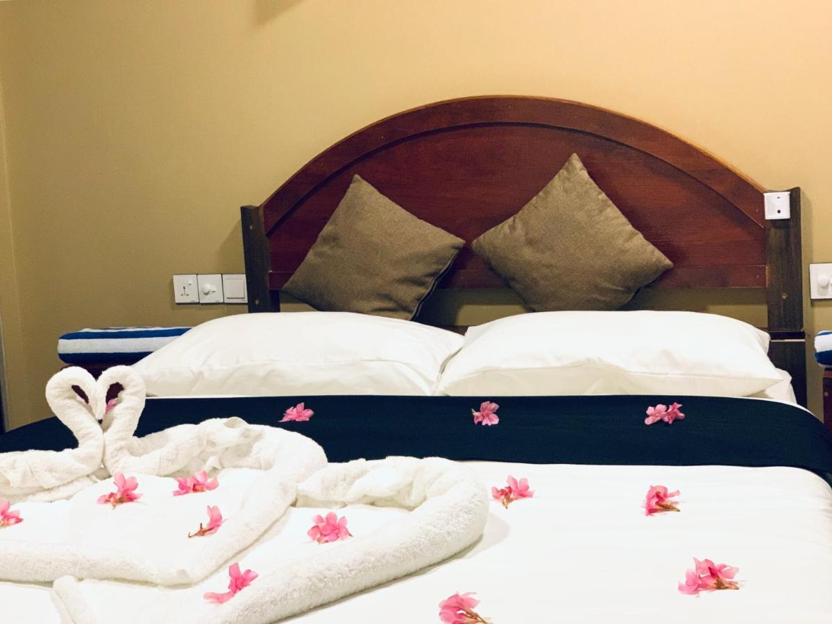 Ilaa Beach Maldives Hotel กุลลี ภายนอก รูปภาพ