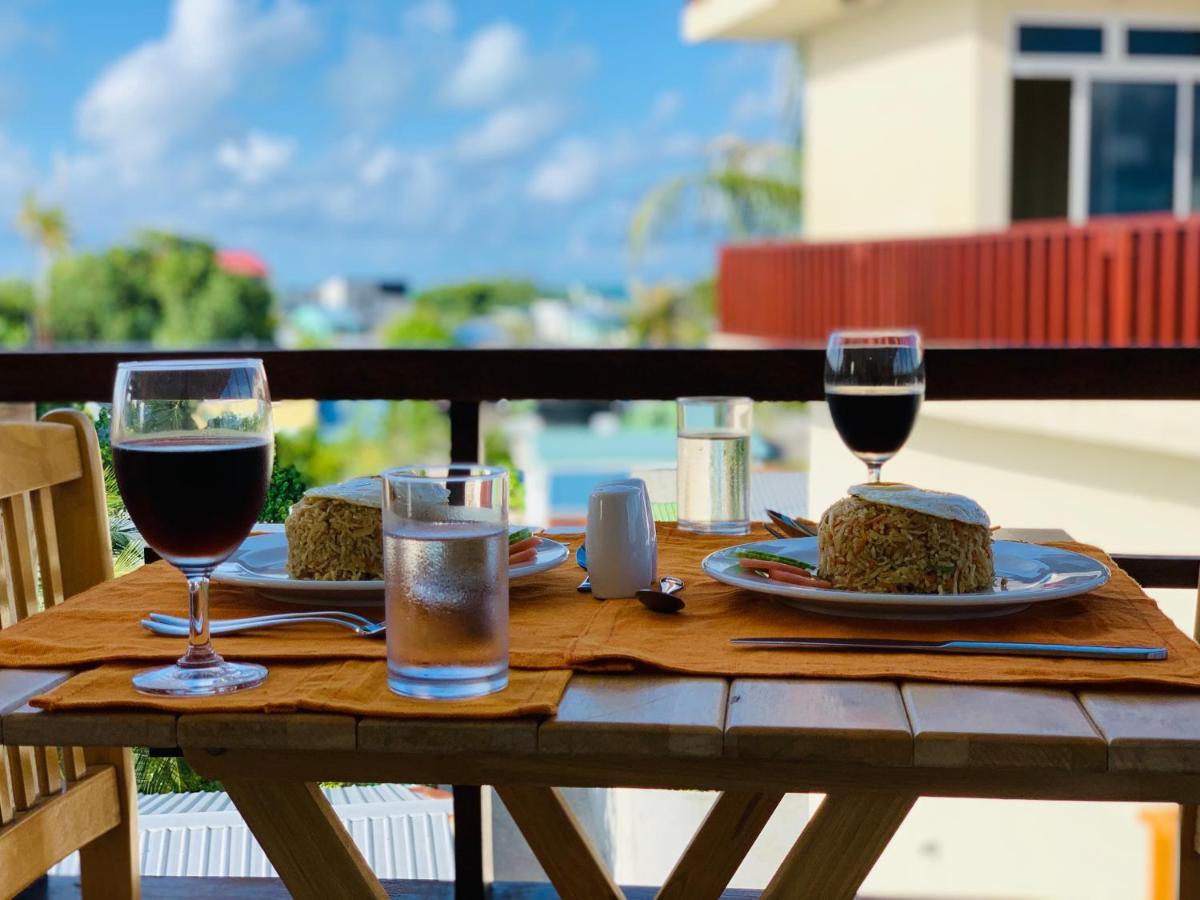Ilaa Beach Maldives Hotel กุลลี ภายนอก รูปภาพ