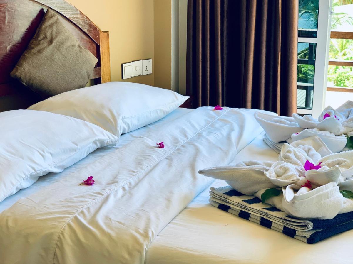 Ilaa Beach Maldives Hotel กุลลี ภายนอก รูปภาพ